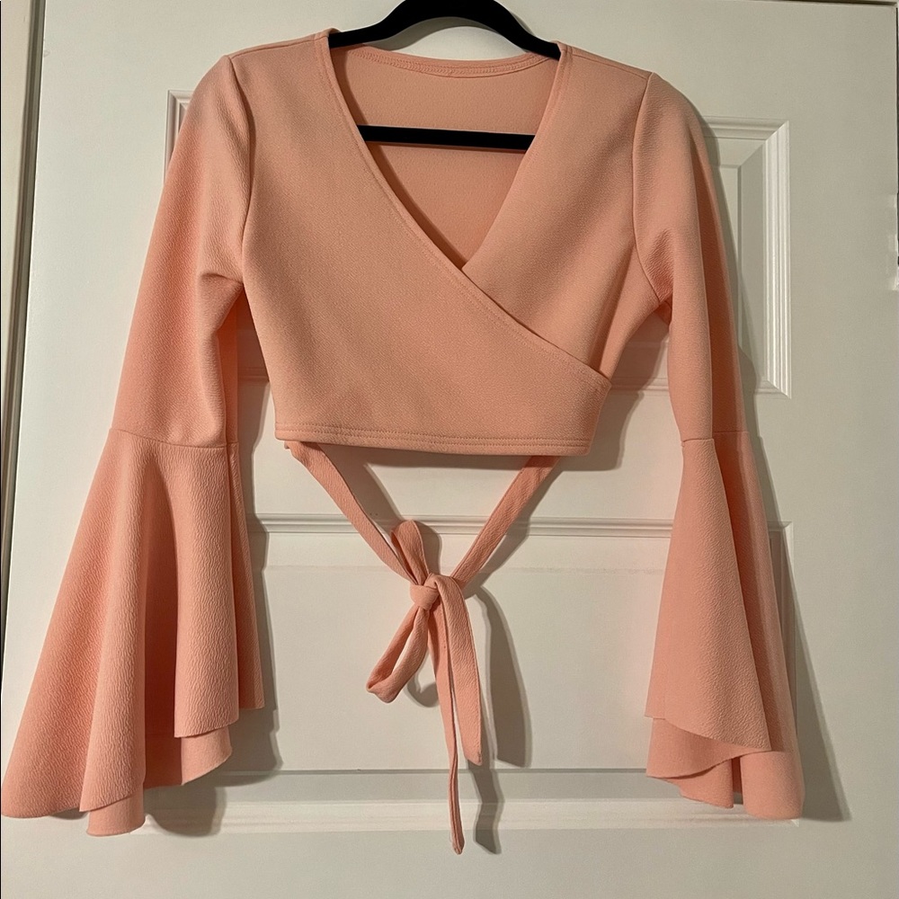 Super-Cute Light Pink Crop Top with versatile tie 🎀